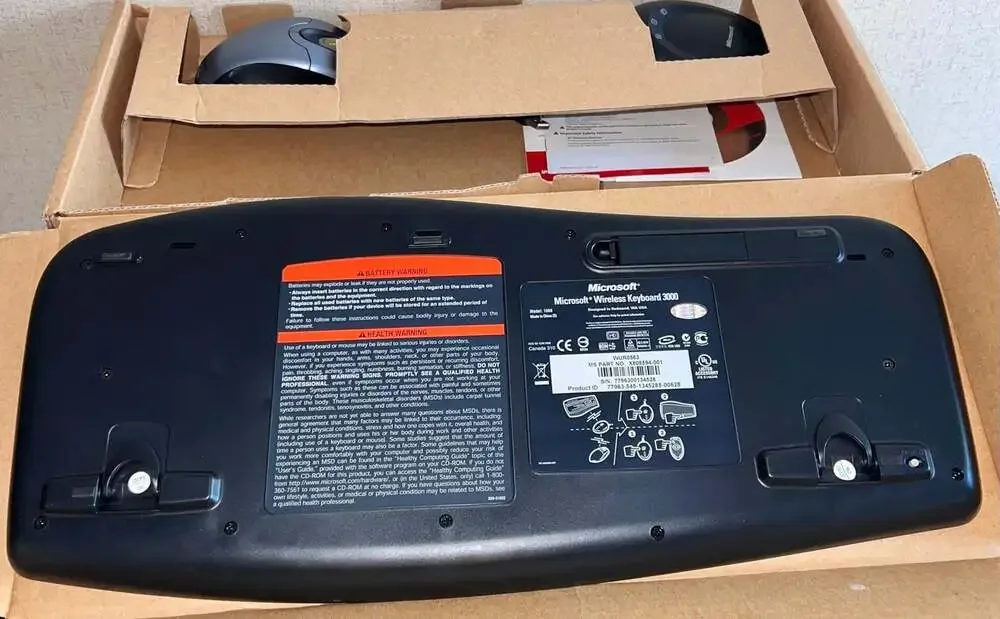Microsoft Wireless Desktop 3000 Keyboard and Mouse Set